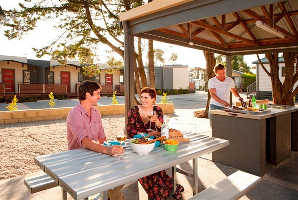 Airport Tourist Village Melbourne Exterior foto