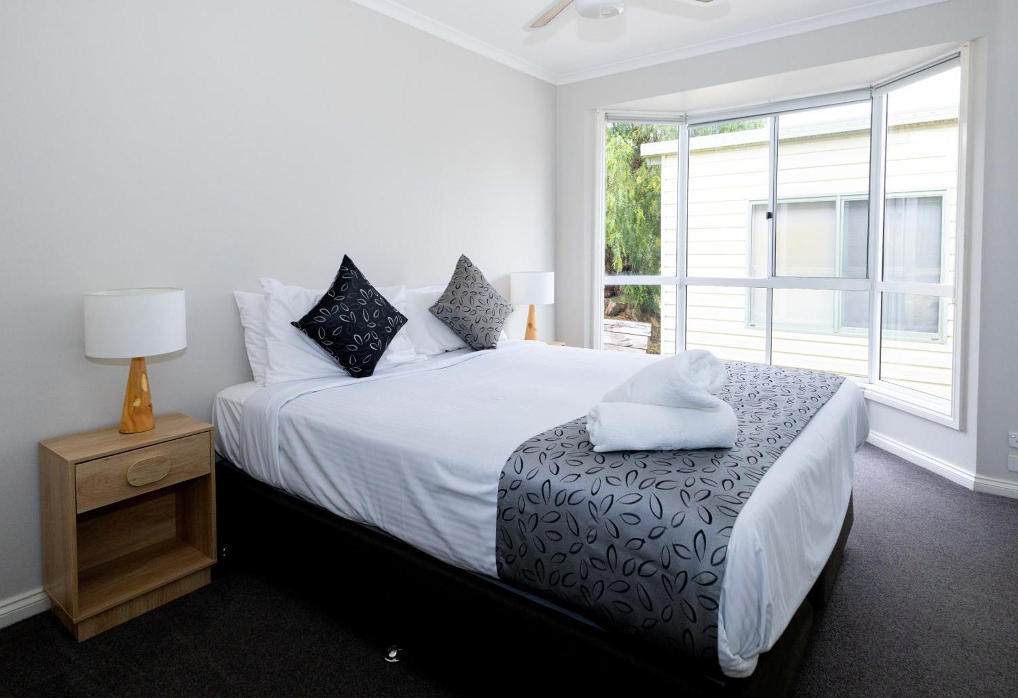Airport Tourist Village Melbourne Quarto foto